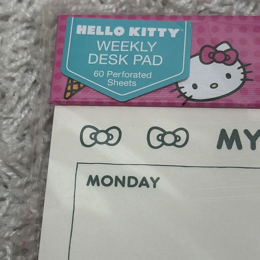 HELLO KITTY Weekly Desk Pad
